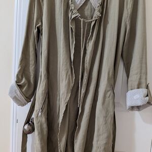 Stylish Olive Women's Trench Coat with Textured Lining